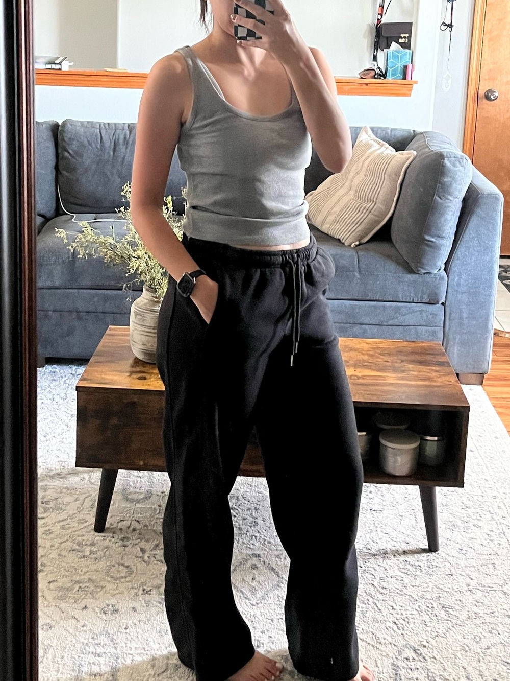 Bundle of Sweatpants - Picture 4 of 12